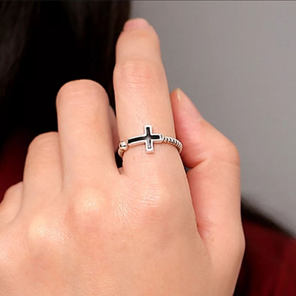 Cross Finger Ring - Picture 3 of 5